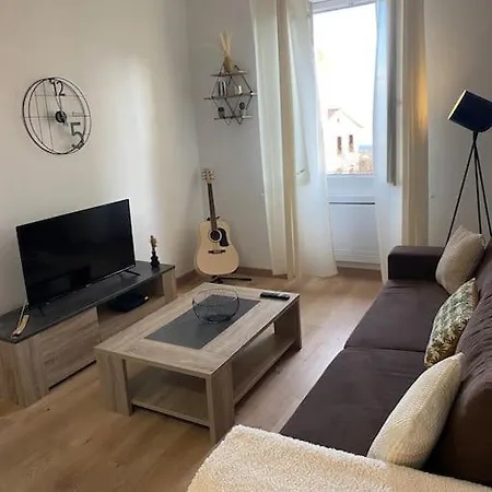 Maison De Village Situee A 10 Mins D'ajaccio アパート アラタ